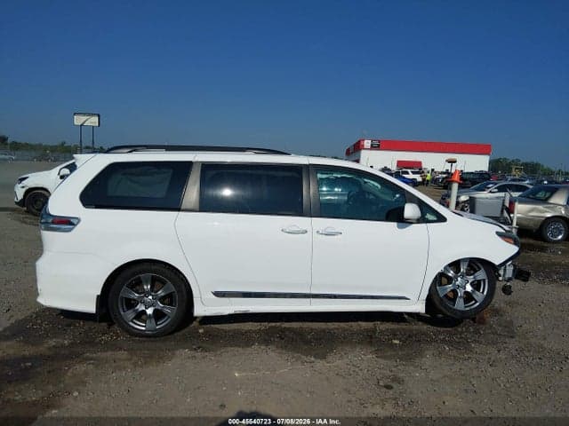 2017 TOYOTA SIENNA SE PREMIUM 8 PASSENGER 14