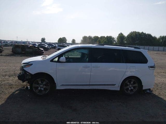 2017 TOYOTA SIENNA SE PREMIUM 8 PASSENGER 15
