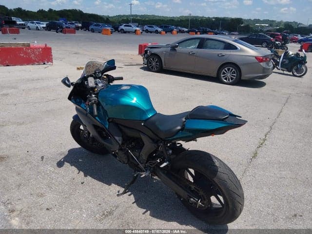 2023 YAMAHA YZFR7 3