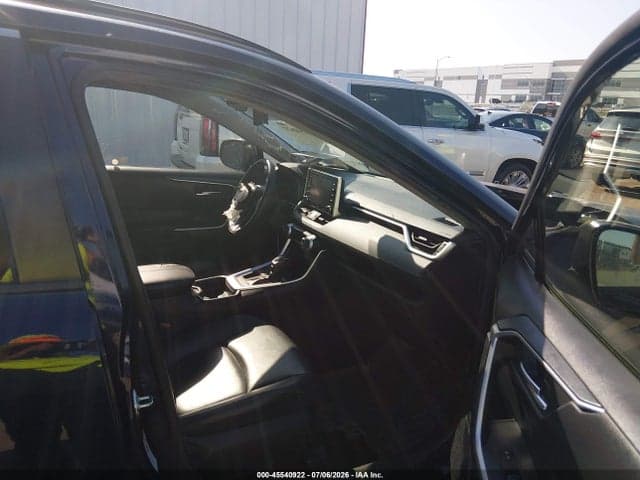 2019 TOYOTA RAV4 XLE PREMIUM 5