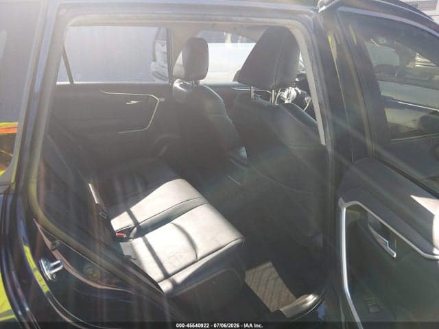 2019 TOYOTA RAV4 XLE PREMIUM 8