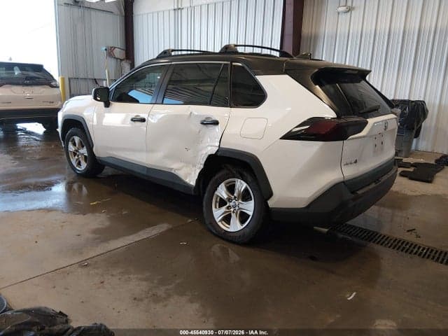 2021 TOYOTA RAV4 LE 3