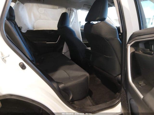 2021 TOYOTA RAV4 LE 8
