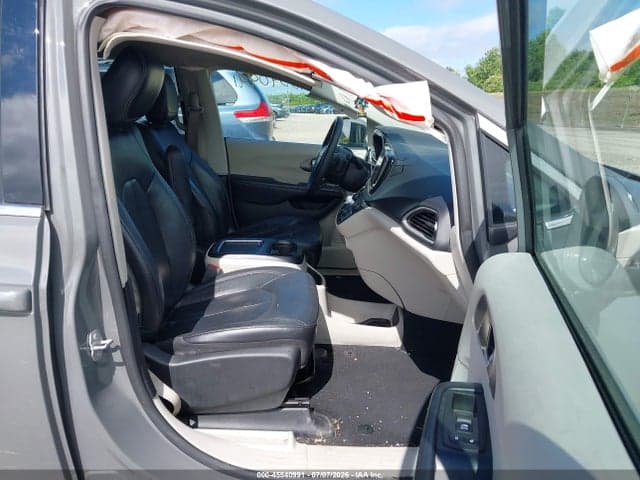 2022 CHRYSLER PACIFICA TOURING L 5