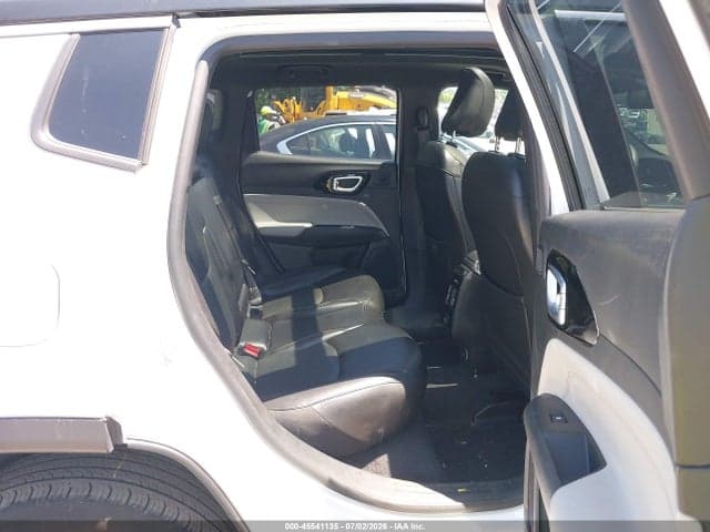 2023 JEEP COMPASS LIMITED 4X4 8