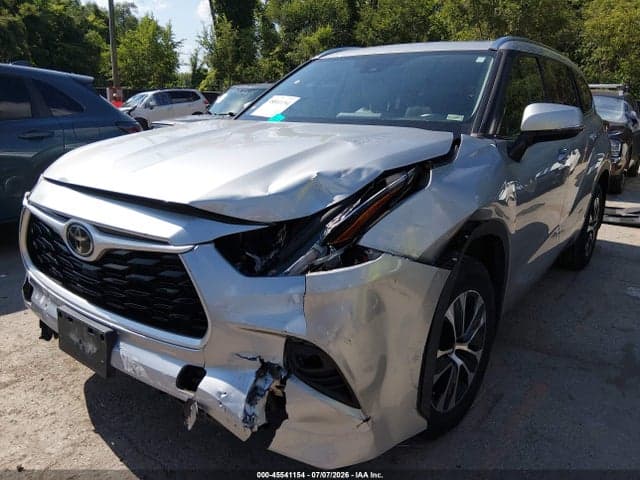 2021 TOYOTA HIGHLANDER XLE 2
