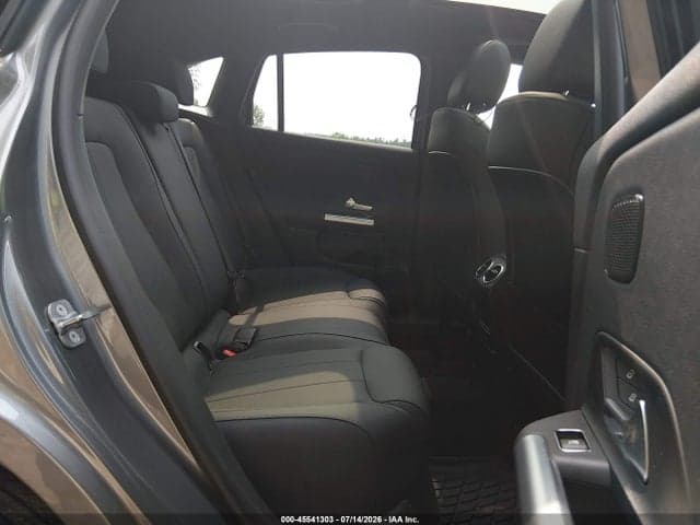 2024 MERCEDES-BENZ GLA 250 4MATIC 8