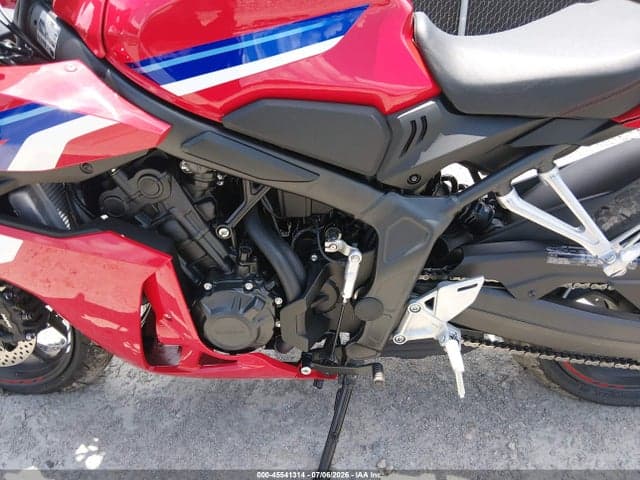 2026 HONDA CBR650 R 9
