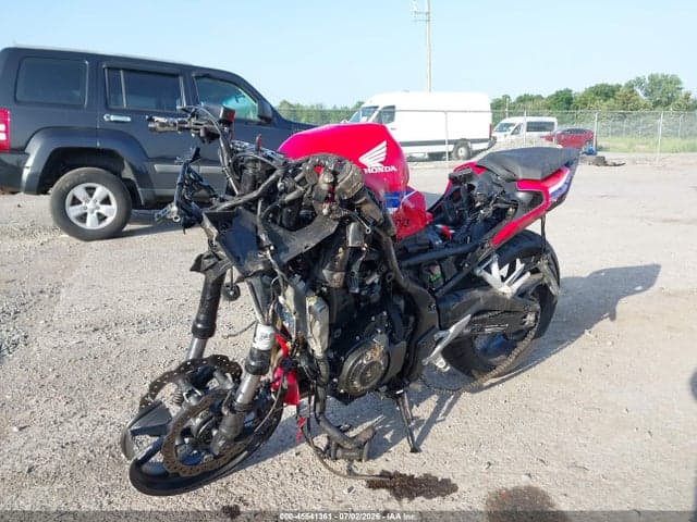 2025 HONDA CBR500 RA 2