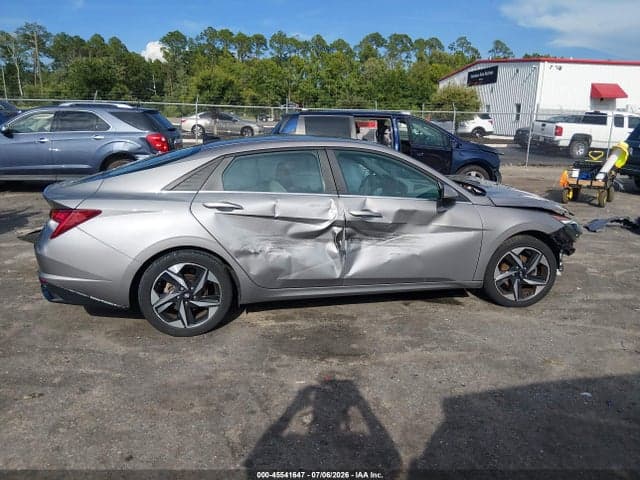 2022 HYUNDAI ELANTRA SEL 12