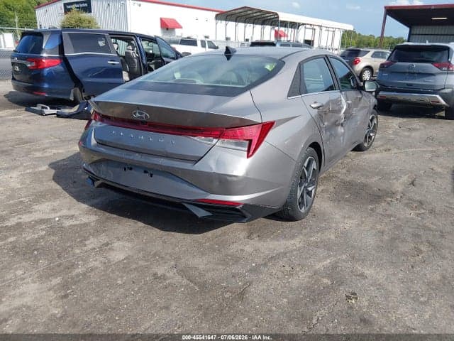 2022 HYUNDAI ELANTRA SEL 4