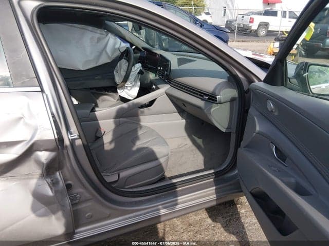 2022 HYUNDAI ELANTRA SEL 5