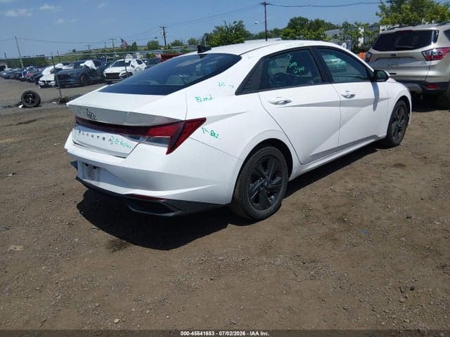 2023 HYUNDAI ELANTRA SEL 4