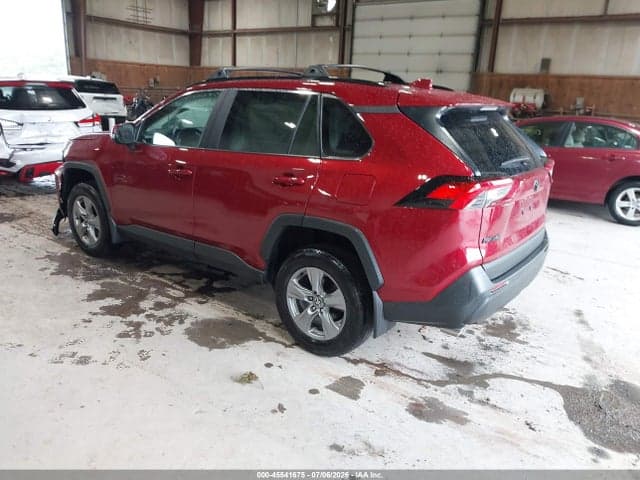 2024 TOYOTA RAV4 XLE 3