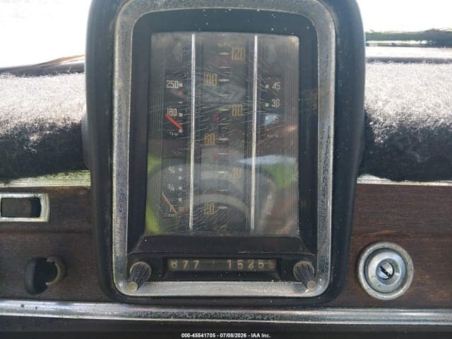1961 MERCEDES-BENZ C220 7