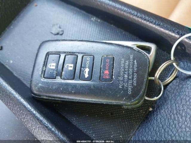 2016 LEXUS IS 300 11