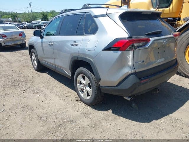 2021 TOYOTA RAV4 XLE 3