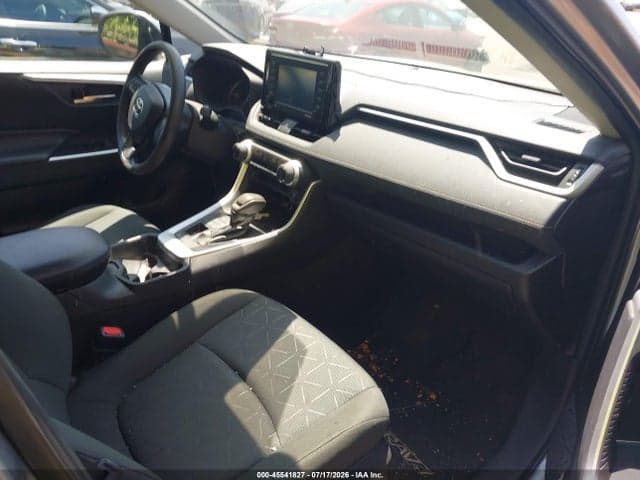 2021 TOYOTA RAV4 XLE 5