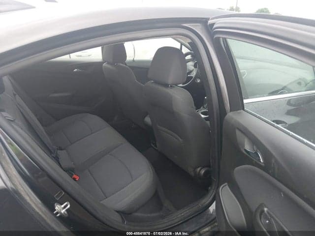 2017 CHEVROLET CRUZE LT AUTO 8