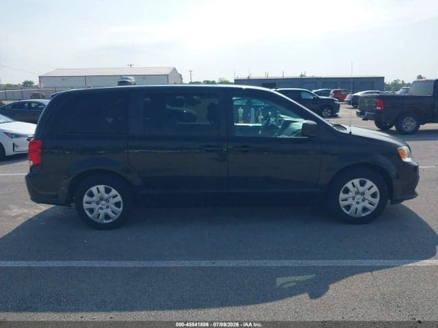 2018 DODGE GRAND CARAVAN SE 13