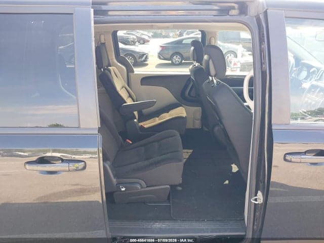 2018 DODGE GRAND CARAVAN SE 8