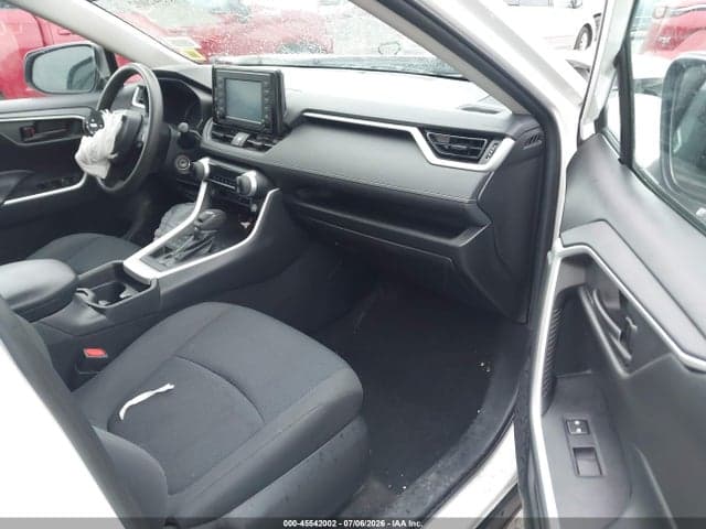 2019 TOYOTA RAV4 LE 5