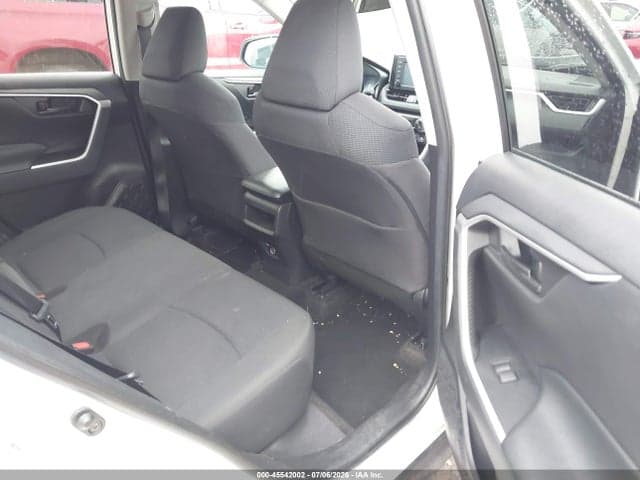 2019 TOYOTA RAV4 LE 8