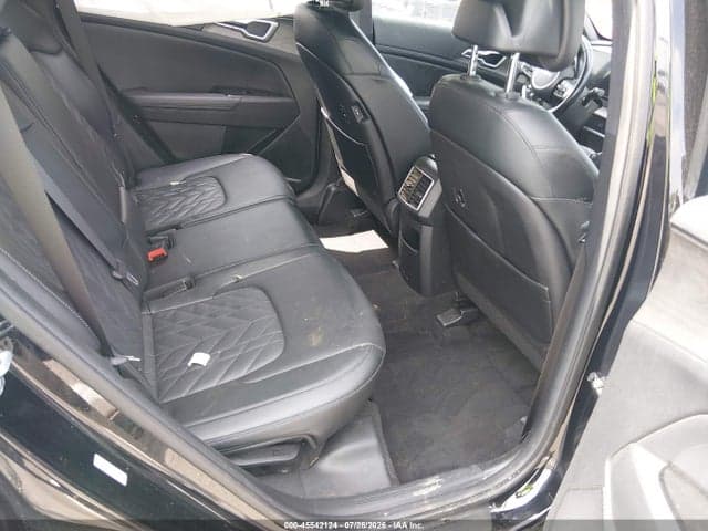 2023 KIA SPORTAGE X-LINE 8