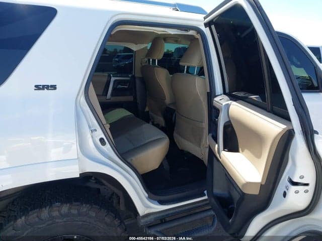 2018 TOYOTA 4RUNNER SR5 8
