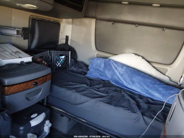 2020 INTERNATIONAL LT 6
