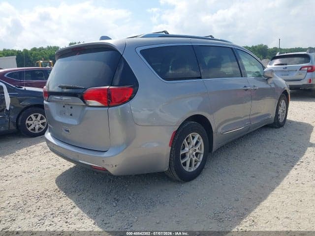 2020 CHRYSLER PACIFICA TOURING L 4