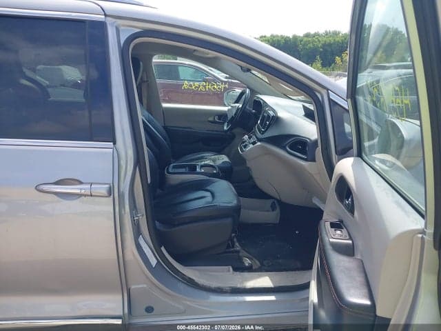2020 CHRYSLER PACIFICA TOURING L 5