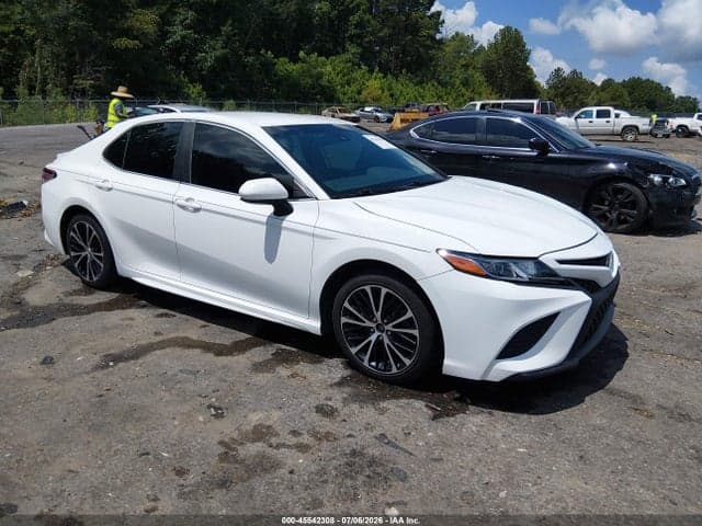 2020 TOYOTA CAMRY SE - 1