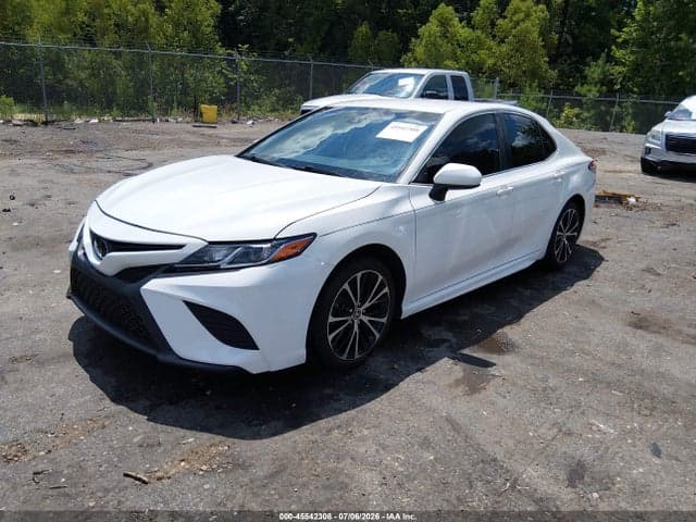 2020 TOYOTA CAMRY SE 2