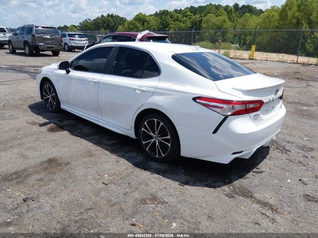 2020 TOYOTA CAMRY SE 3