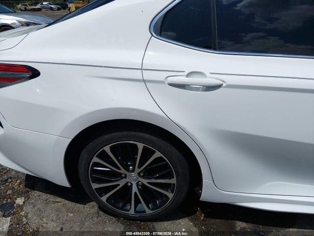 2020 TOYOTA CAMRY SE 6