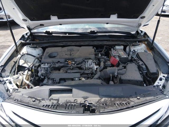 2020 TOYOTA CAMRY SE 10