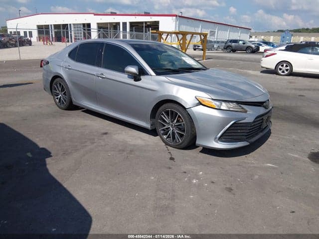 2021 TOYOTA CAMRY XLE AWD
