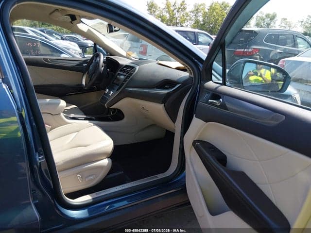 2018 LINCOLN MKC PREMIERE 5