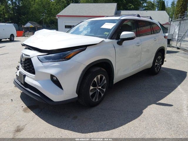 2021 TOYOTA HIGHLANDER XLE 2