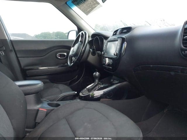 2019 KIA SOUL + 5
