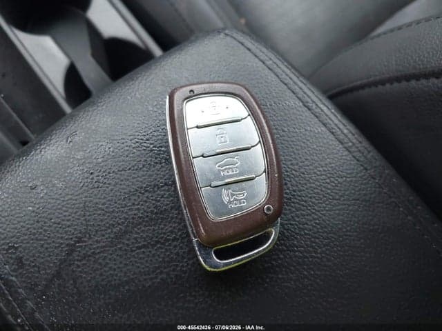 2019 HYUNDAI ELANTRA LIMITED 11