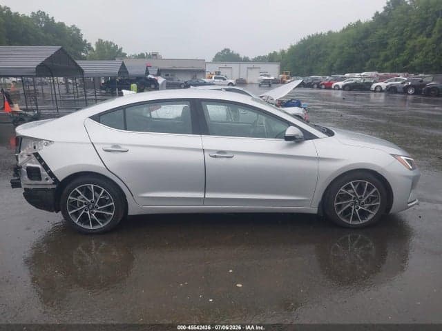 2019 HYUNDAI ELANTRA LIMITED 14