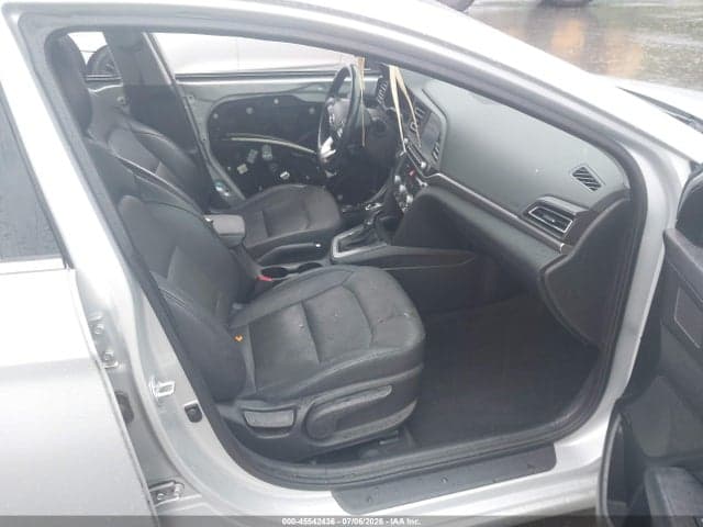 2019 HYUNDAI ELANTRA LIMITED 5