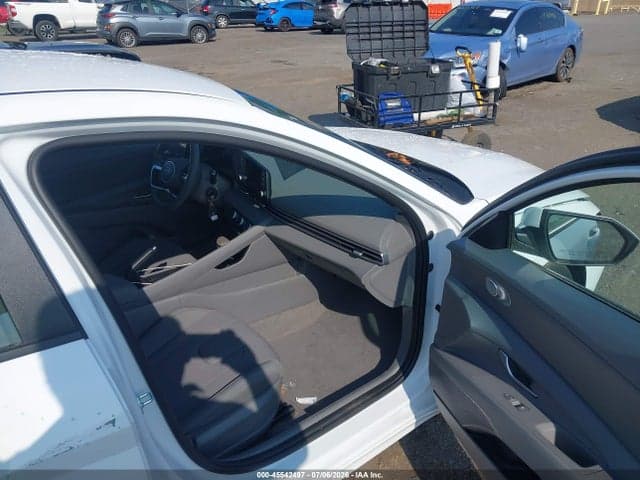 2026 HYUNDAI ELANTRA SE 5