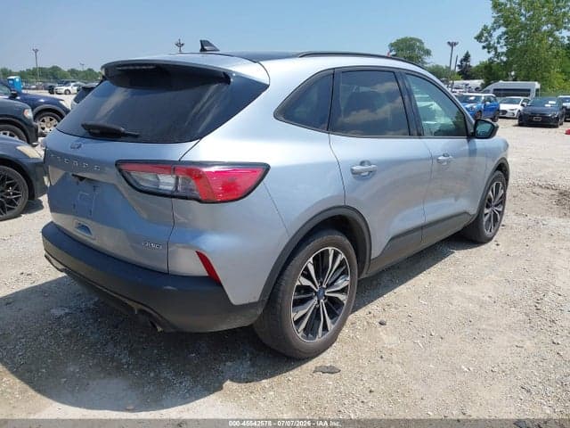2022 FORD ESCAPE SE 4