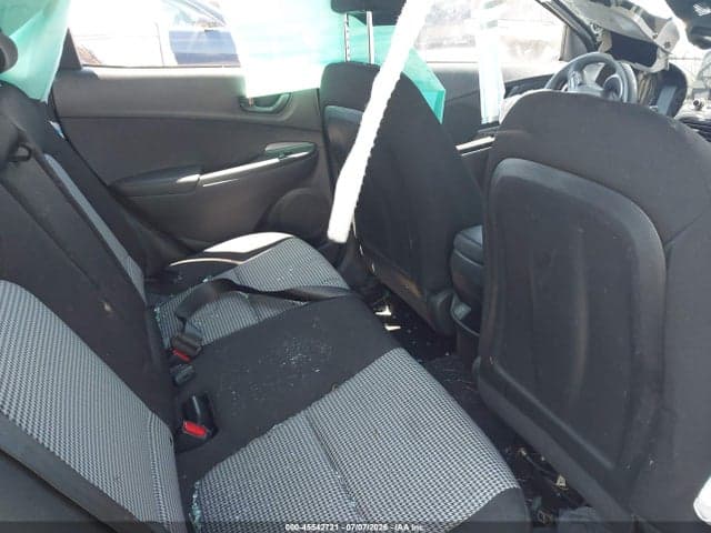 2023 HYUNDAI KONA SE 8