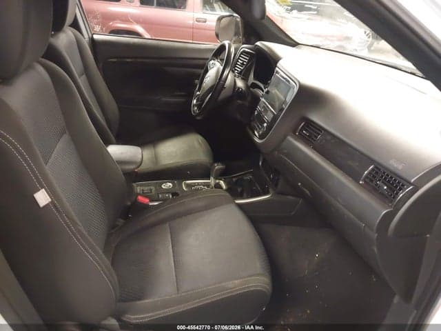 2018 MITSUBISHI OUTLANDER LE 5
