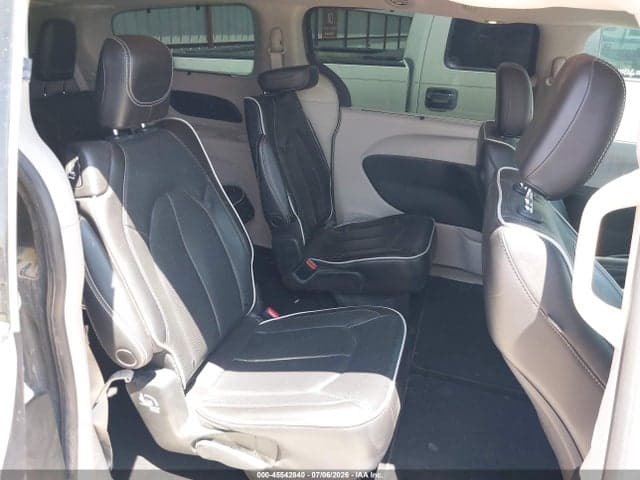 2023 CHRYSLER PACIFICA LIMITED 8