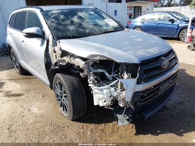 2019 TOYOTA HIGHLANDER SE 6